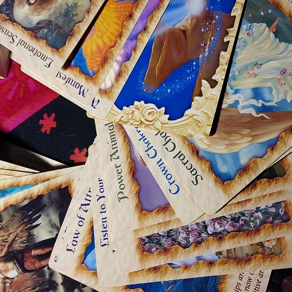 Doreen Virtue Angel Therapy Oracle Cards in Original Box 2008 Like New - Picture 4 of 9